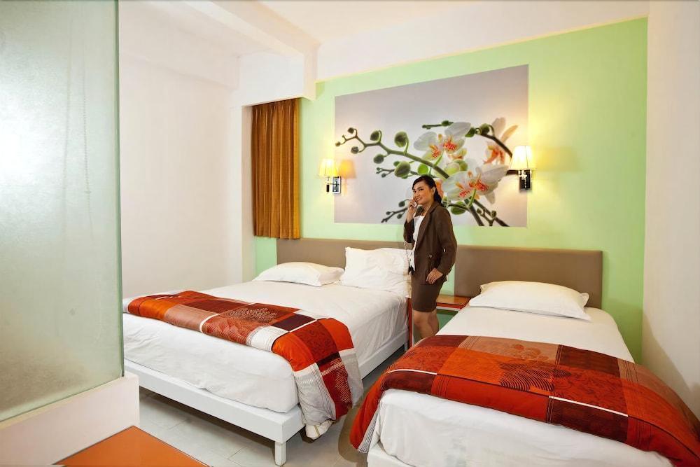 Dewarna Hotel Arifin Bunul Exterior photo